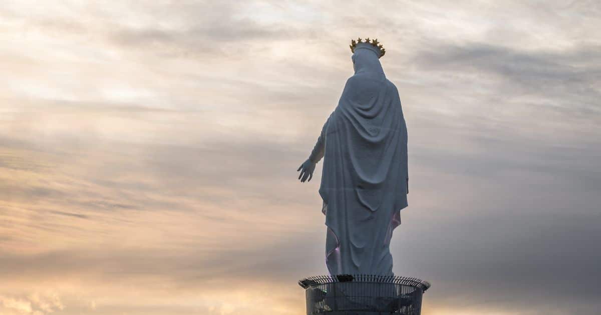 virgin Mary statue - things to do in lebanon